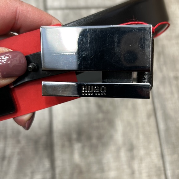 100% Authentic Hugo Boss 2 piece Leather Belt Bundle deal - NWT - Picture 3 of 7